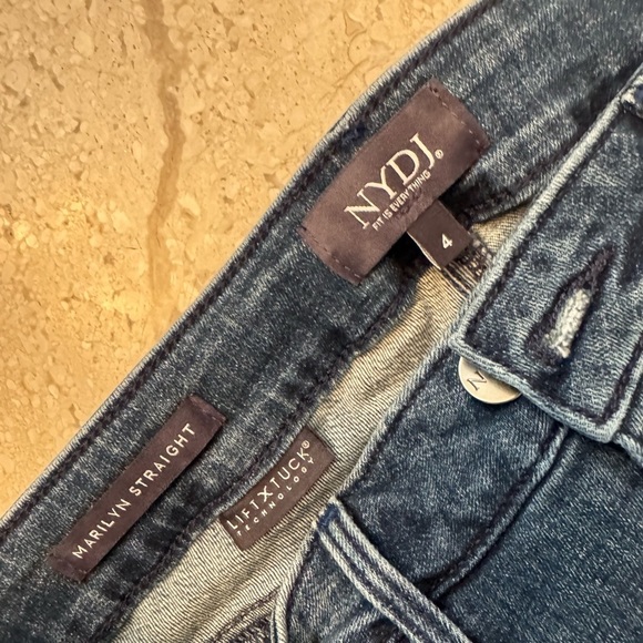 NOT YOUR DAUGHTERS JEANS NYDJ Marilyn straight Size 4 - Picture 3 of 3